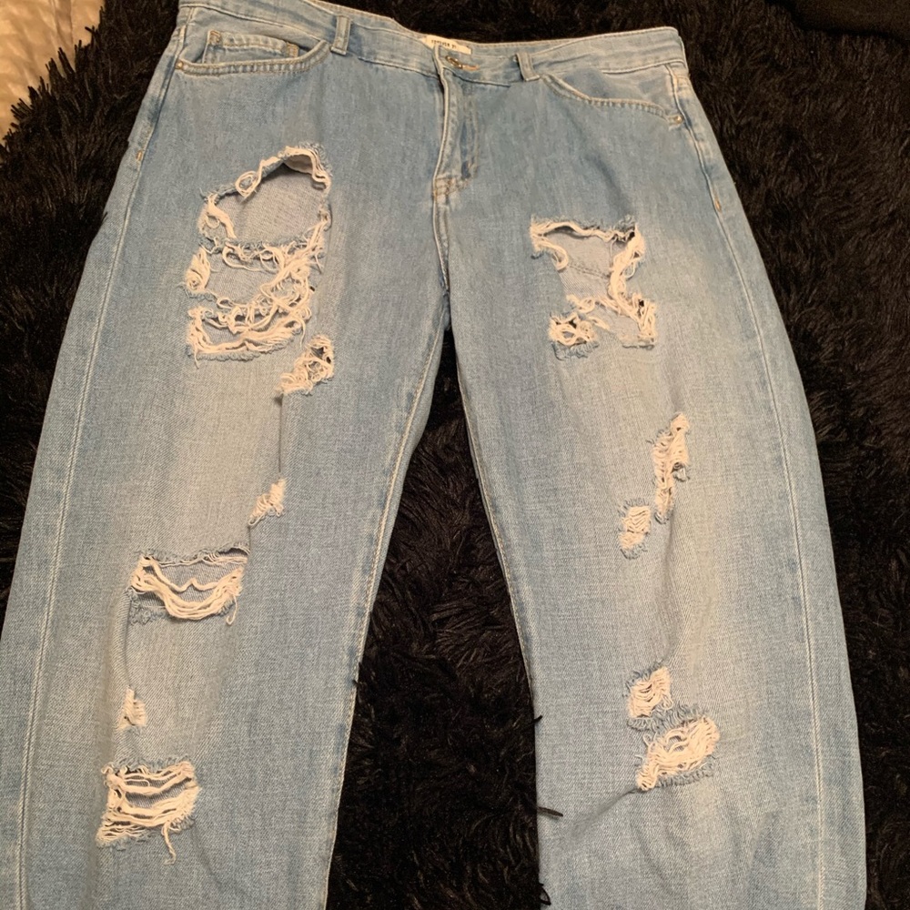 Ripped Boyfriend Jean